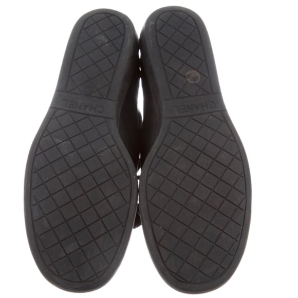 Chanel CC Cap-Toe Leather Sneakers in Size 6 - Picture 5 of 5